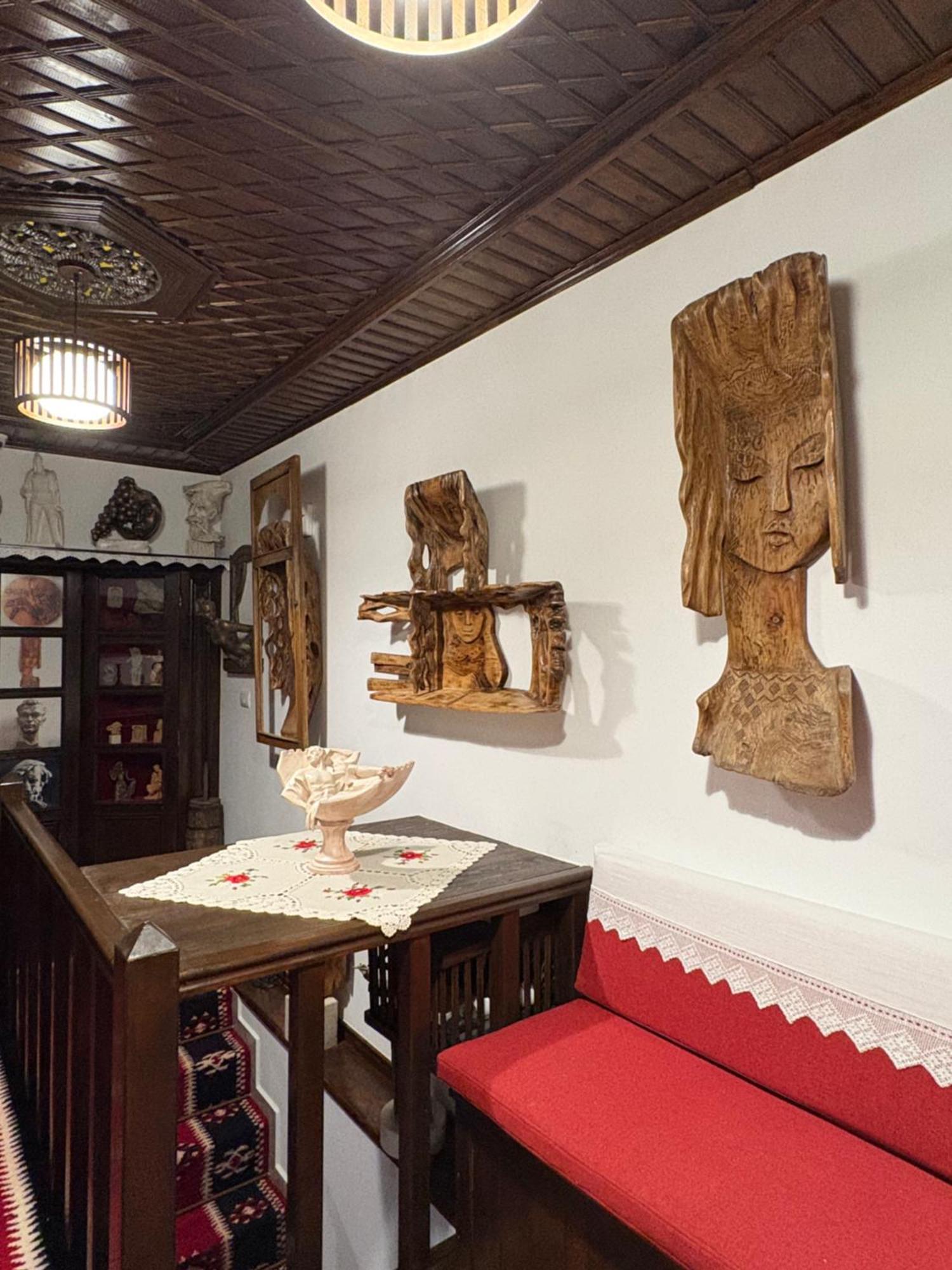 Oda E Skulptorit-Unesco Quarter Μπεράτ Εξωτερικό φωτογραφία