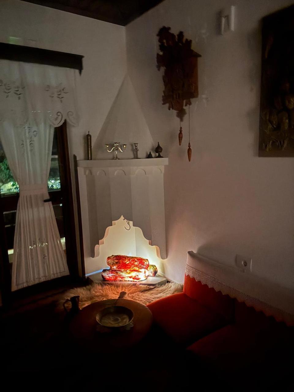Oda E Skulptorit-Unesco Quarter Μπεράτ Εξωτερικό φωτογραφία