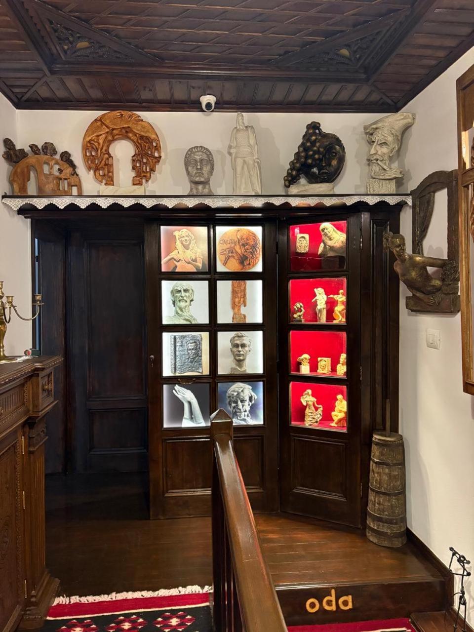 Oda E Skulptorit-Unesco Quarter Μπεράτ Εξωτερικό φωτογραφία