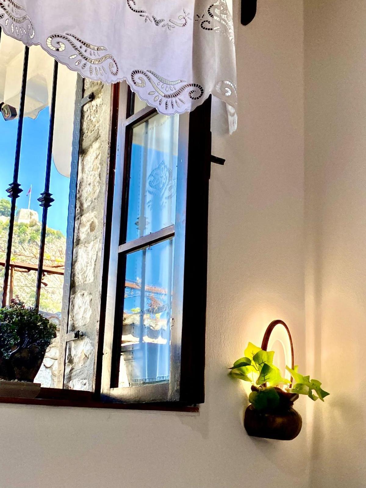 Oda E Skulptorit-Unesco Quarter Μπεράτ Εξωτερικό φωτογραφία